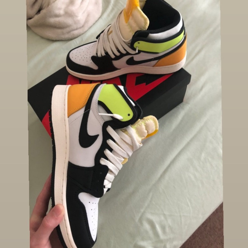 Jordan 1 Volt Gold